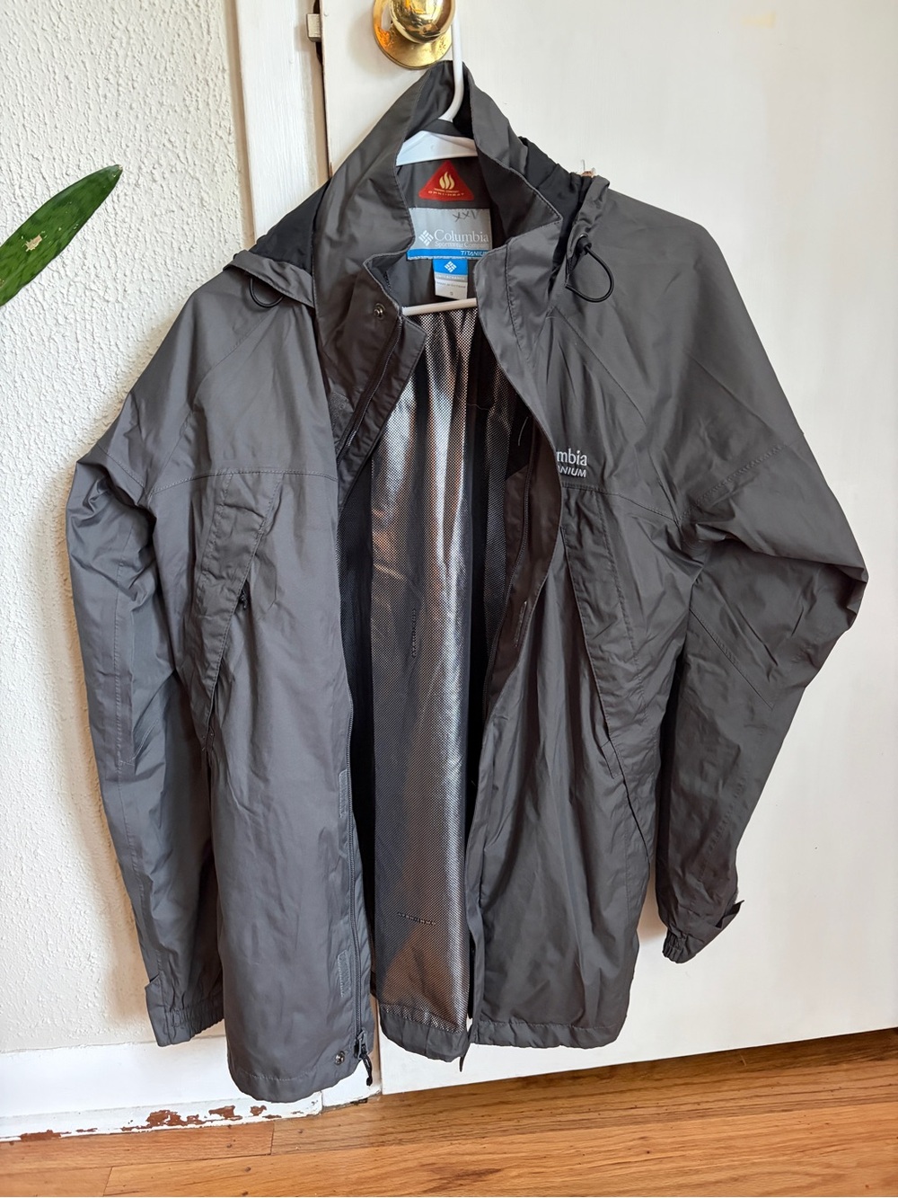 Columbia Men’s Gray Waterproof Hooded Rain Jacket